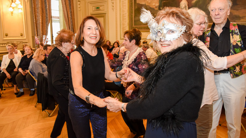 bal masqué seniors clichy