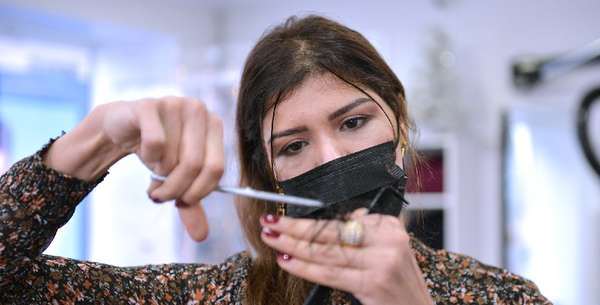 Hasna Rahmani de Katia Coiffure
