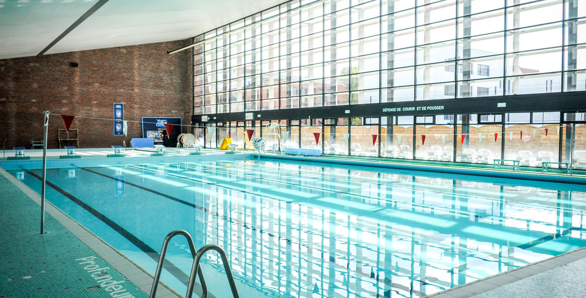 Distributeur de Lunettes de Natation pour les Enfants - Piscine