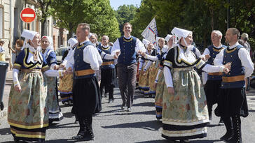 Les Bretons font la fête - Gouel Divroet !