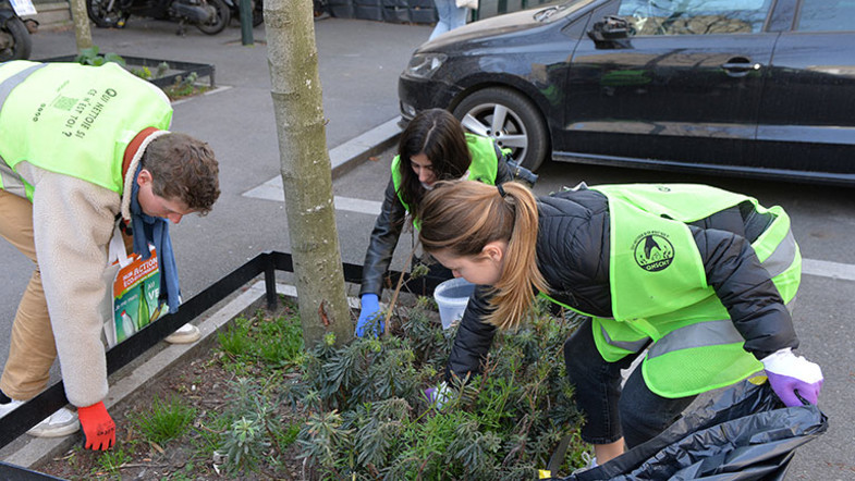 opération nettoyage journée terre 22 mars 2022 clichy