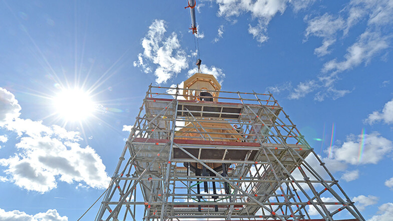 Réinstallation du campanile de l'Hôtel de Ville